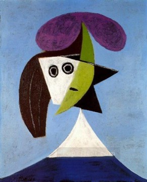 パブロ・ピカソ Painting - 帽子をかぶった女性 1939年 パブロ・ピカソ